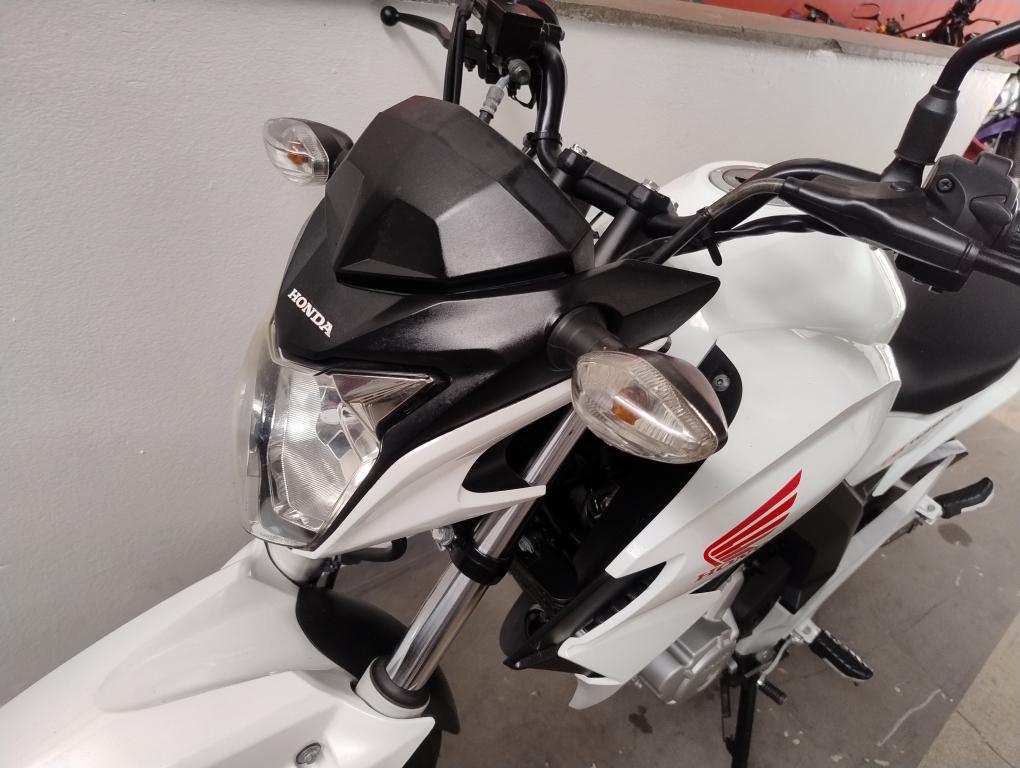 HONDA CB 250 F Twister - Foto