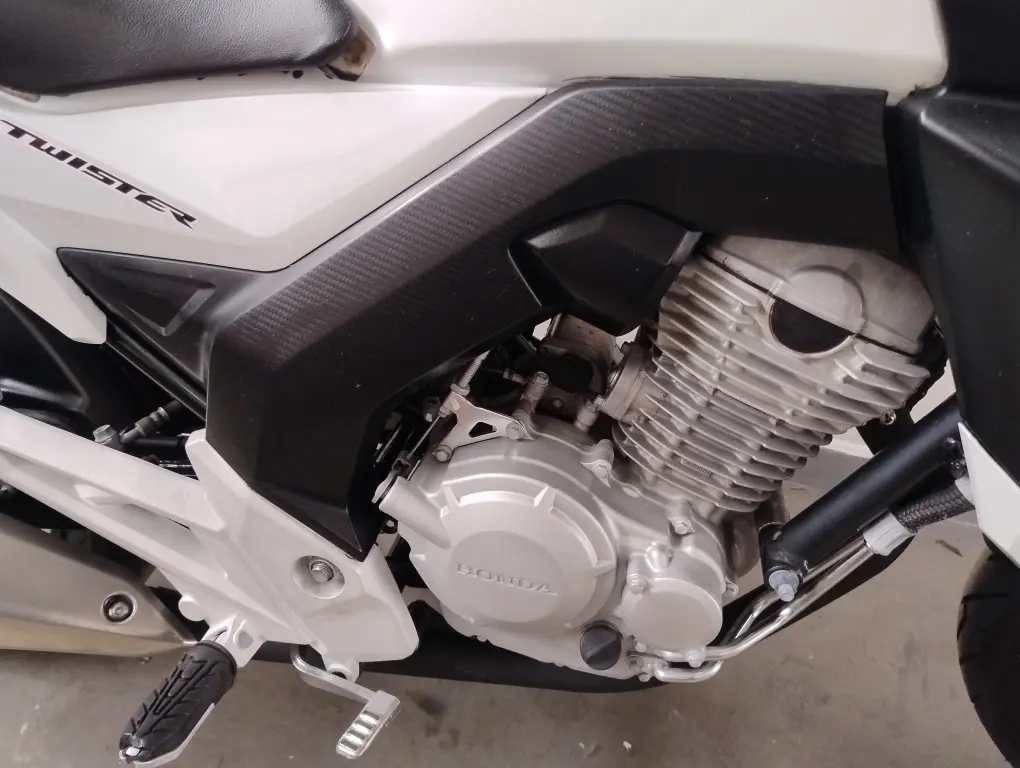 HONDA CB 250 F Twister - Foto