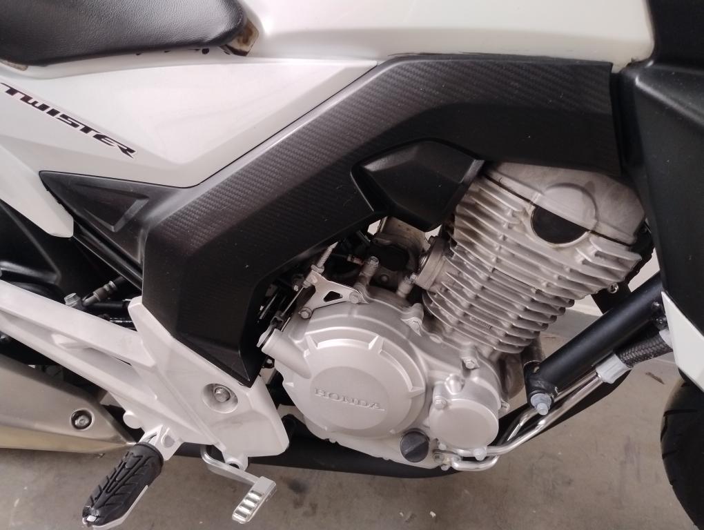 HONDA CB 250 F Twister - Foto