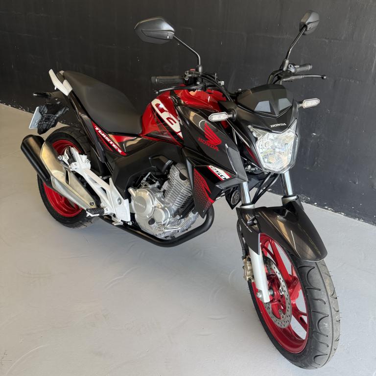 HONDA CB 250 F Twister - Foto
