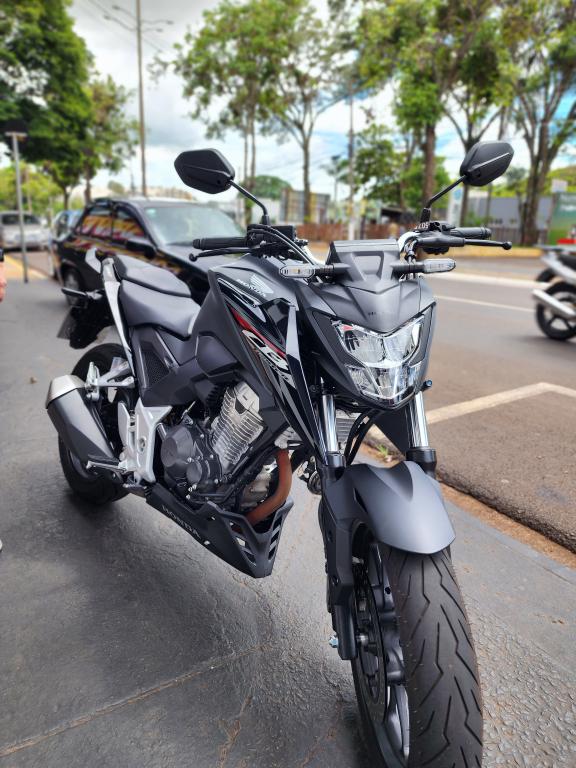 HONDA CB 300 F Twister