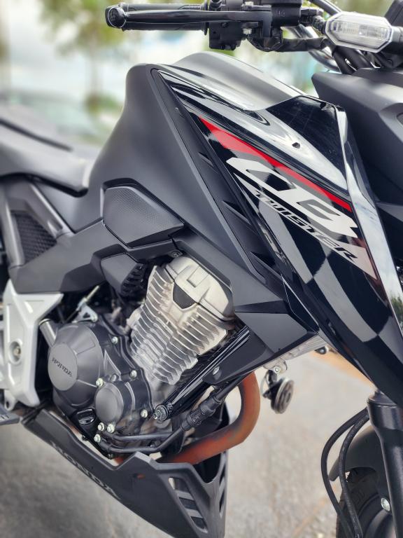 HONDA CB 300 F Twister - Foto