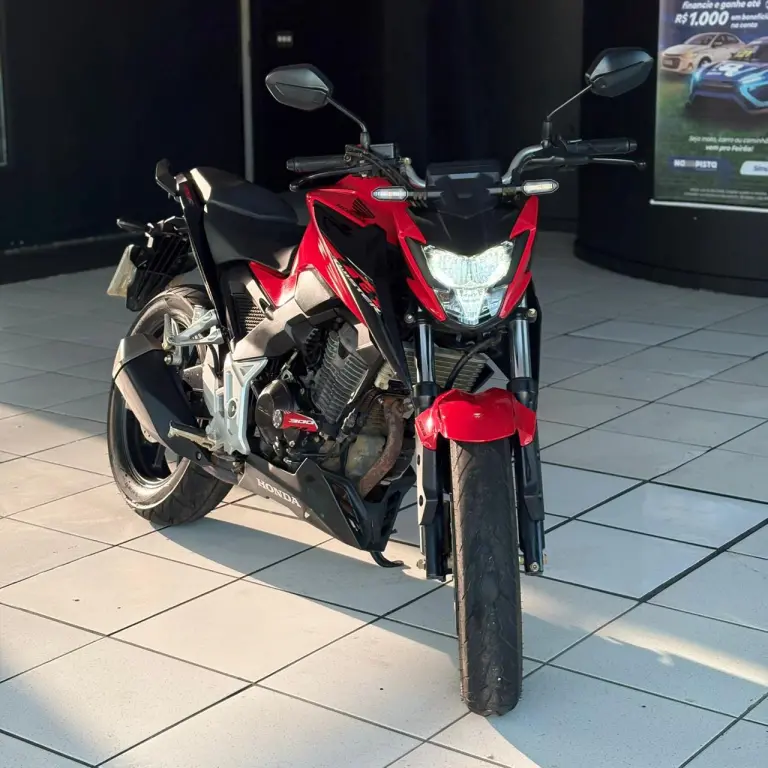 HONDA CB 300 F Twister - Foto