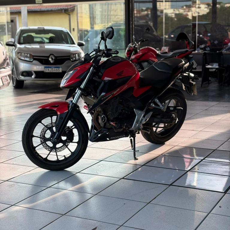 HONDA CB 300 F Twister - Foto
