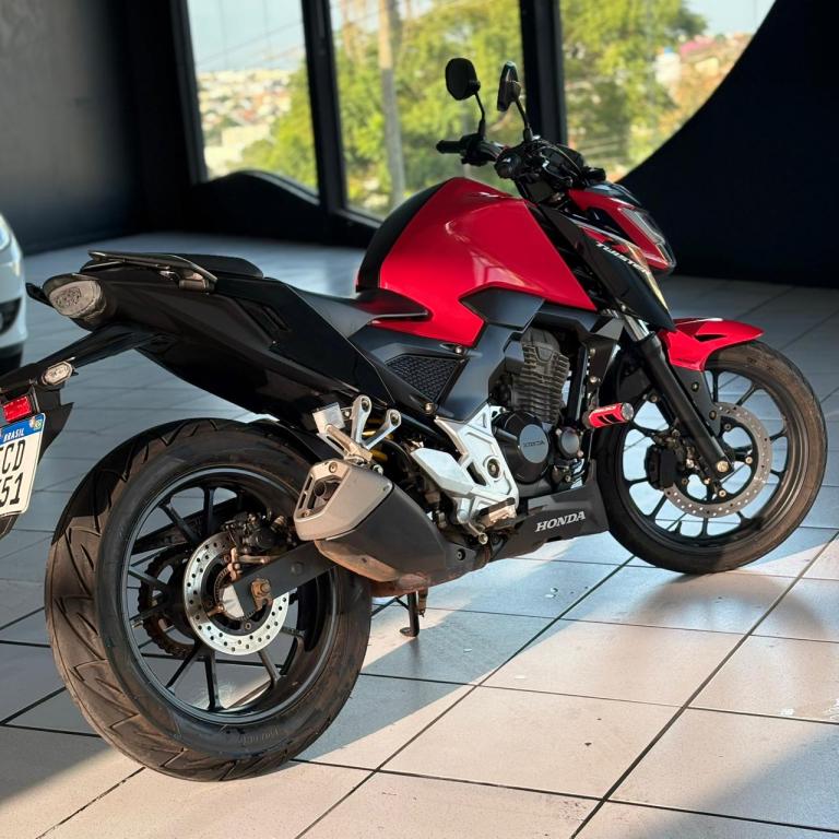HONDA CB 300 F Twister - Foto