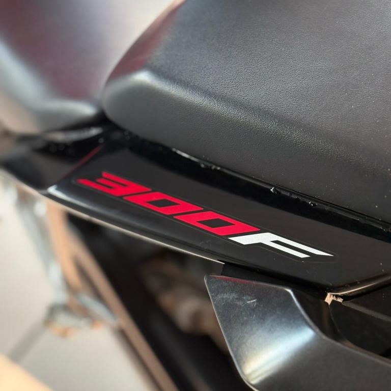 HONDA CB 300 F Twister - Foto