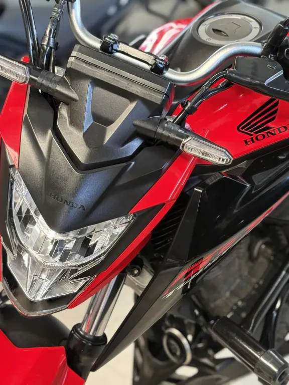 HONDA CB 300 F Twister - Foto