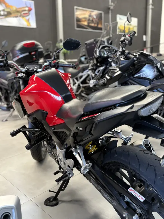 HONDA CB 300 F Twister - Foto