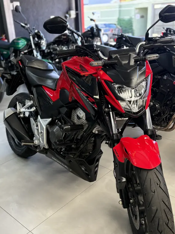 HONDA CB 300 F Twister - Foto