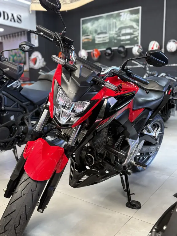 HONDA CB 300 F Twister - Foto