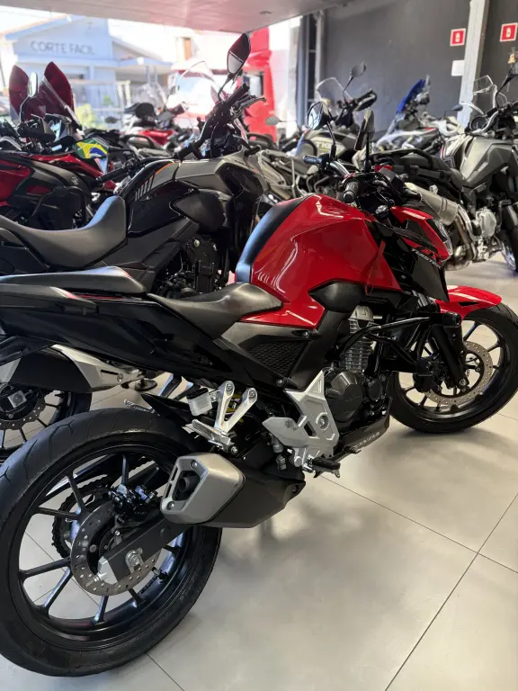 HONDA CB 300 F Twister - Foto