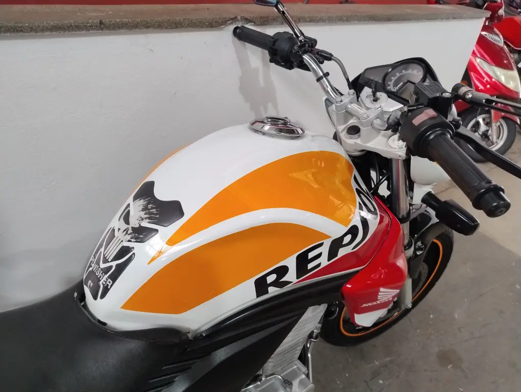 HONDA CB 300 R - Foto
