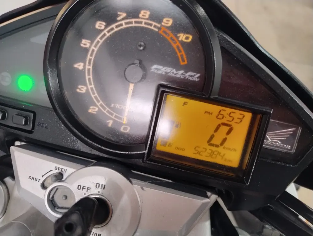 HONDA CB 300 R - Foto