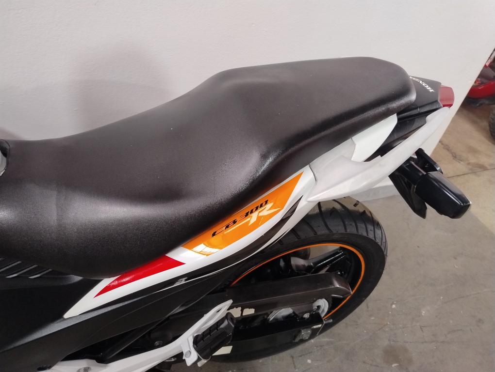 HONDA CB 300 R - Foto