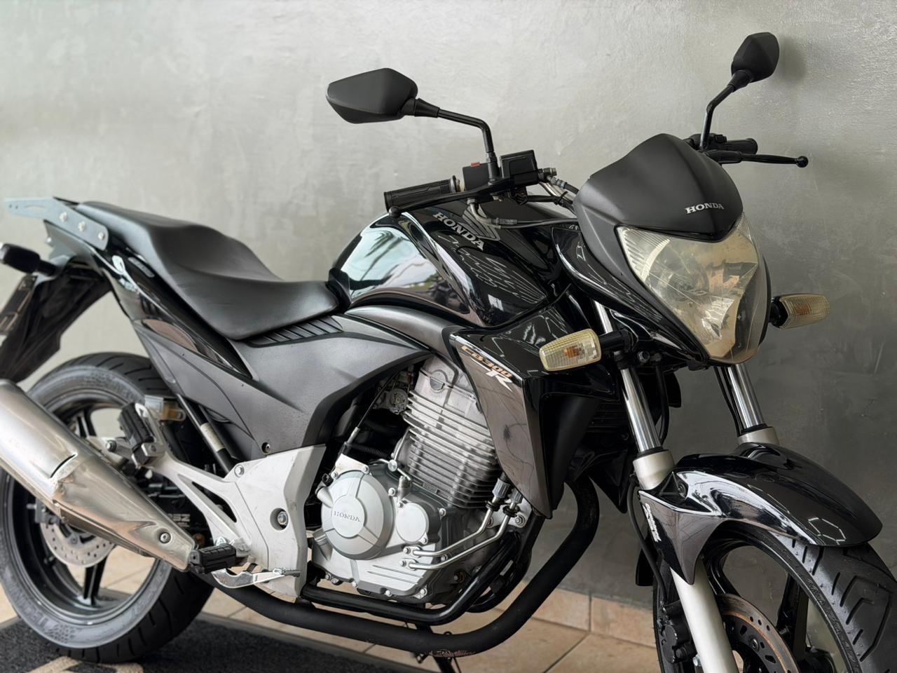 HONDA CB 300 R - Foto