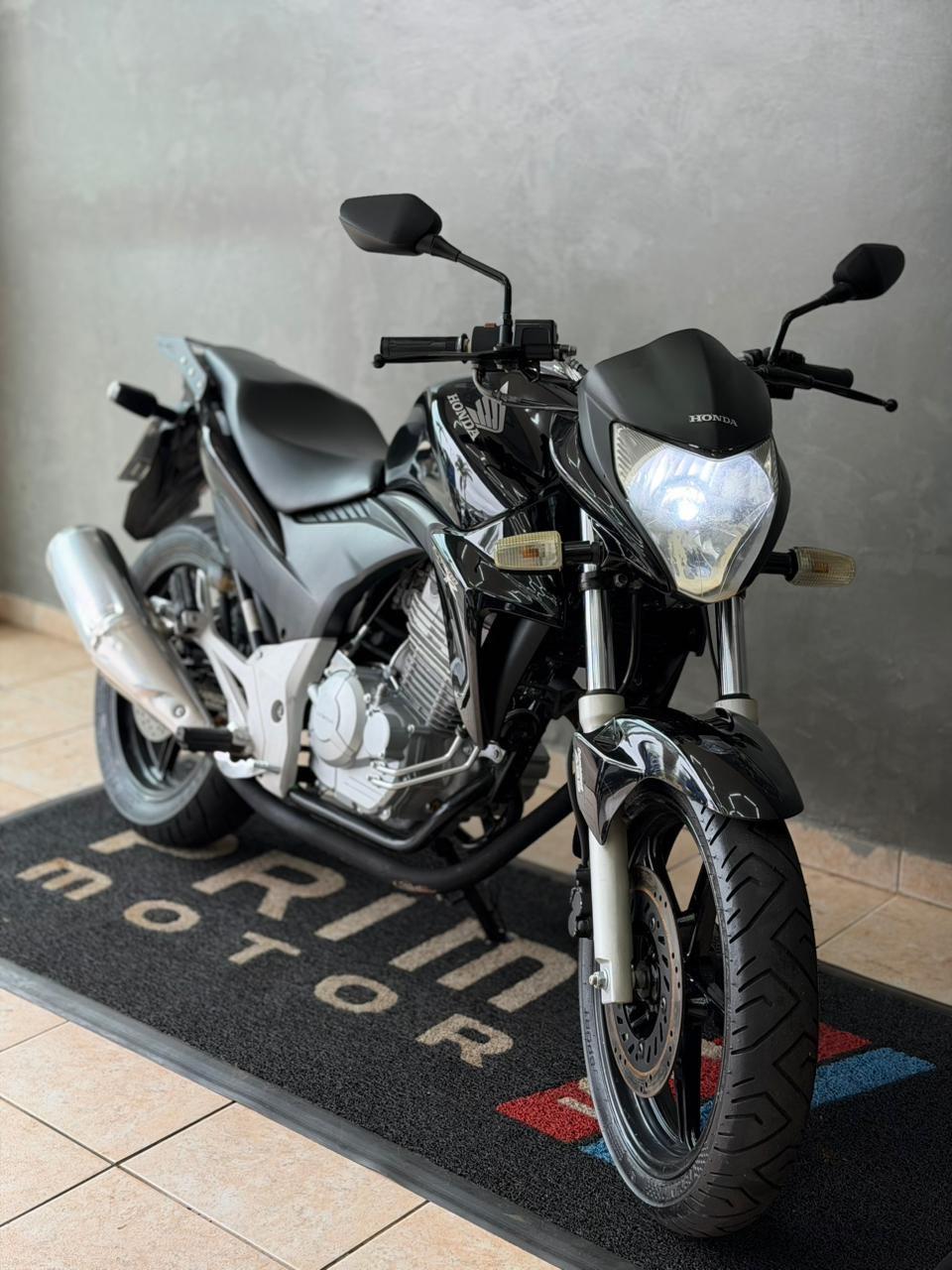 HONDA CB 300 R - Foto