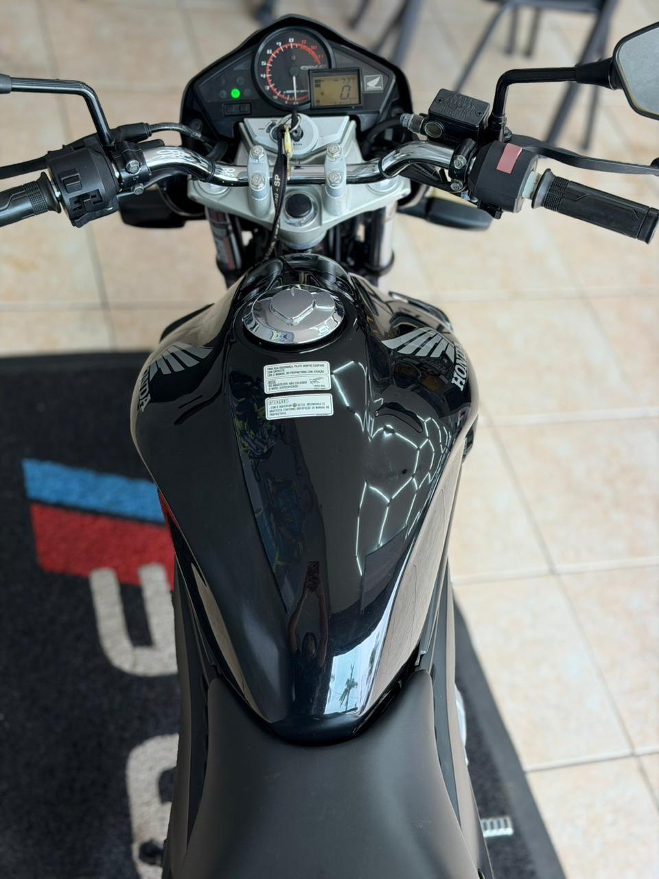 HONDA CB 300 R - Foto