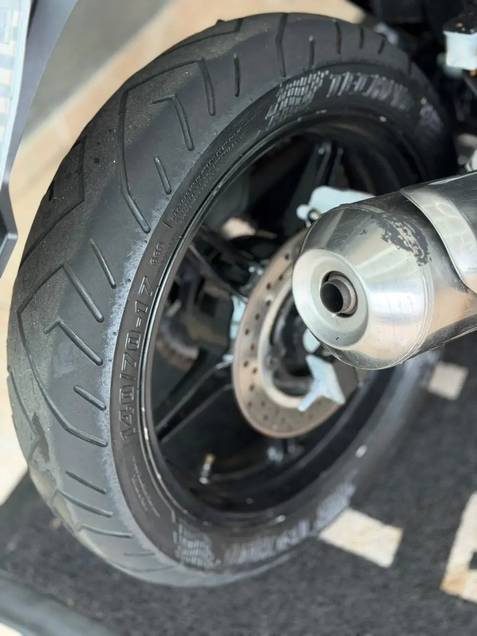 HONDA CB 300 R - Foto