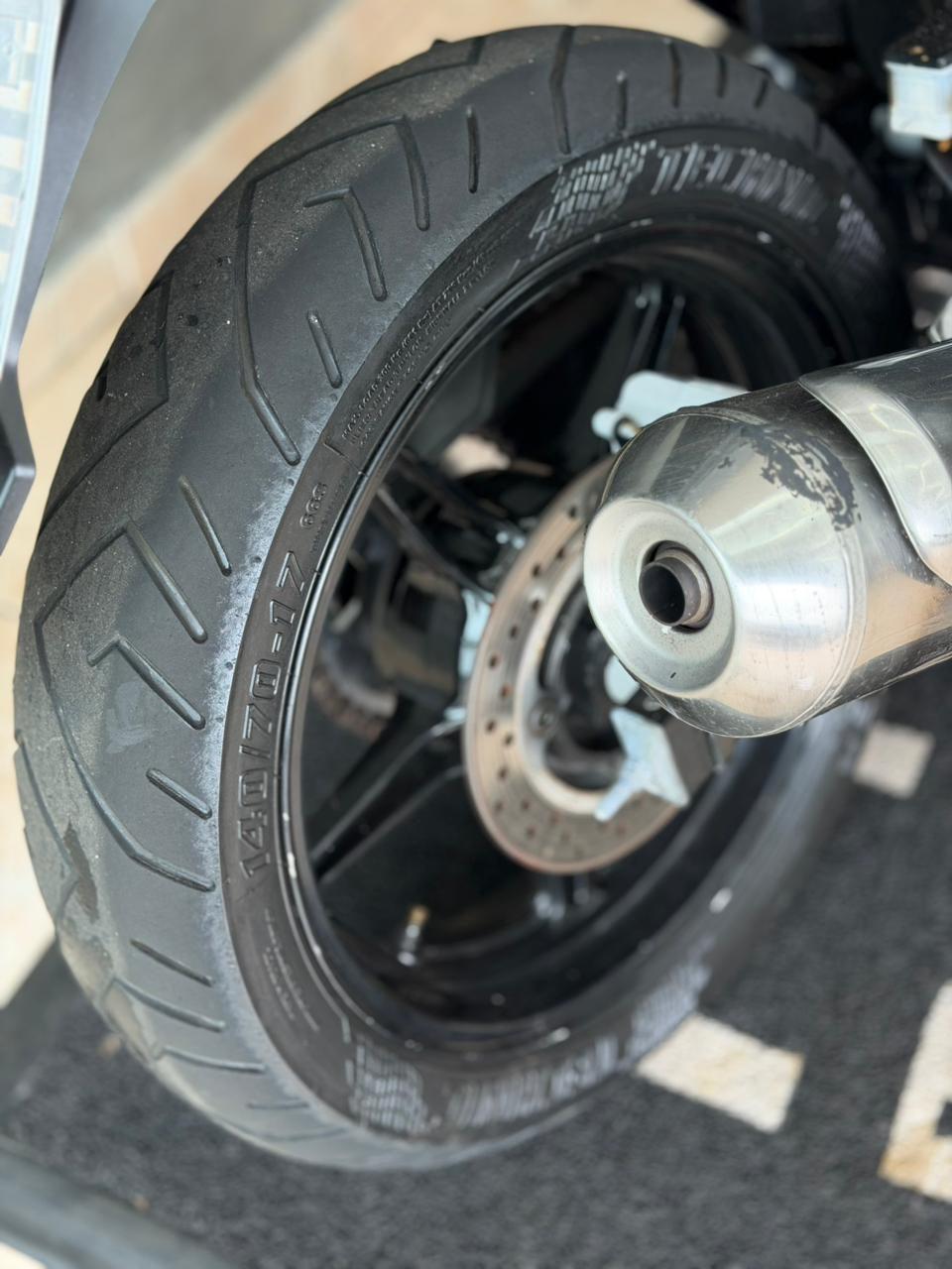 HONDA CB 300 R - Foto
