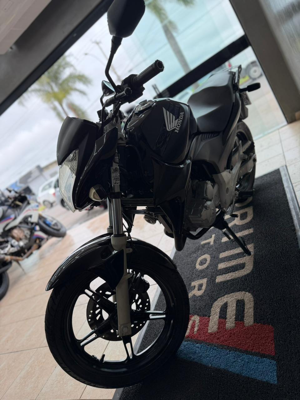 HONDA CB 300 R - Foto