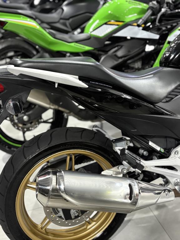 HONDA CB 300 R - Foto
