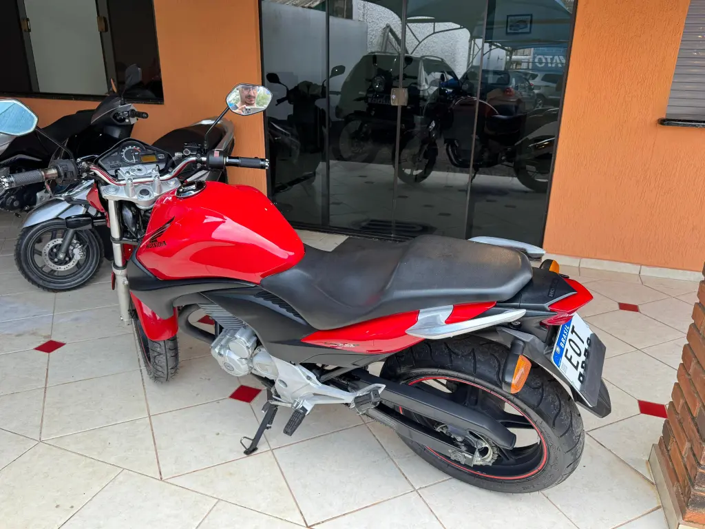 HONDA CB 300 R - Foto