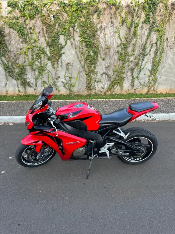 HONDA CBR 1000 RR - Foto