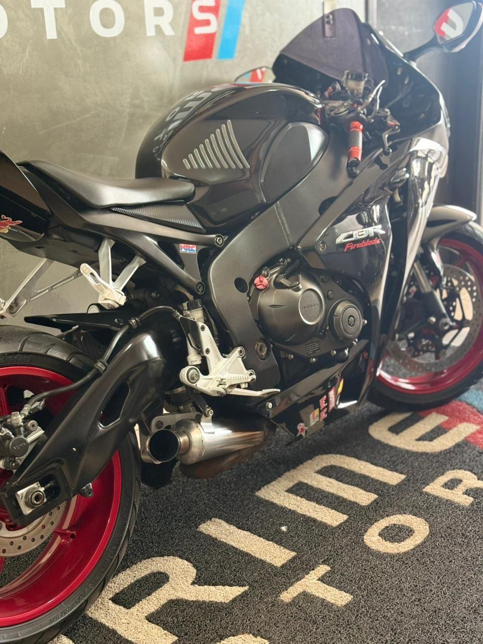 HONDA CBR 1000 RR - Foto