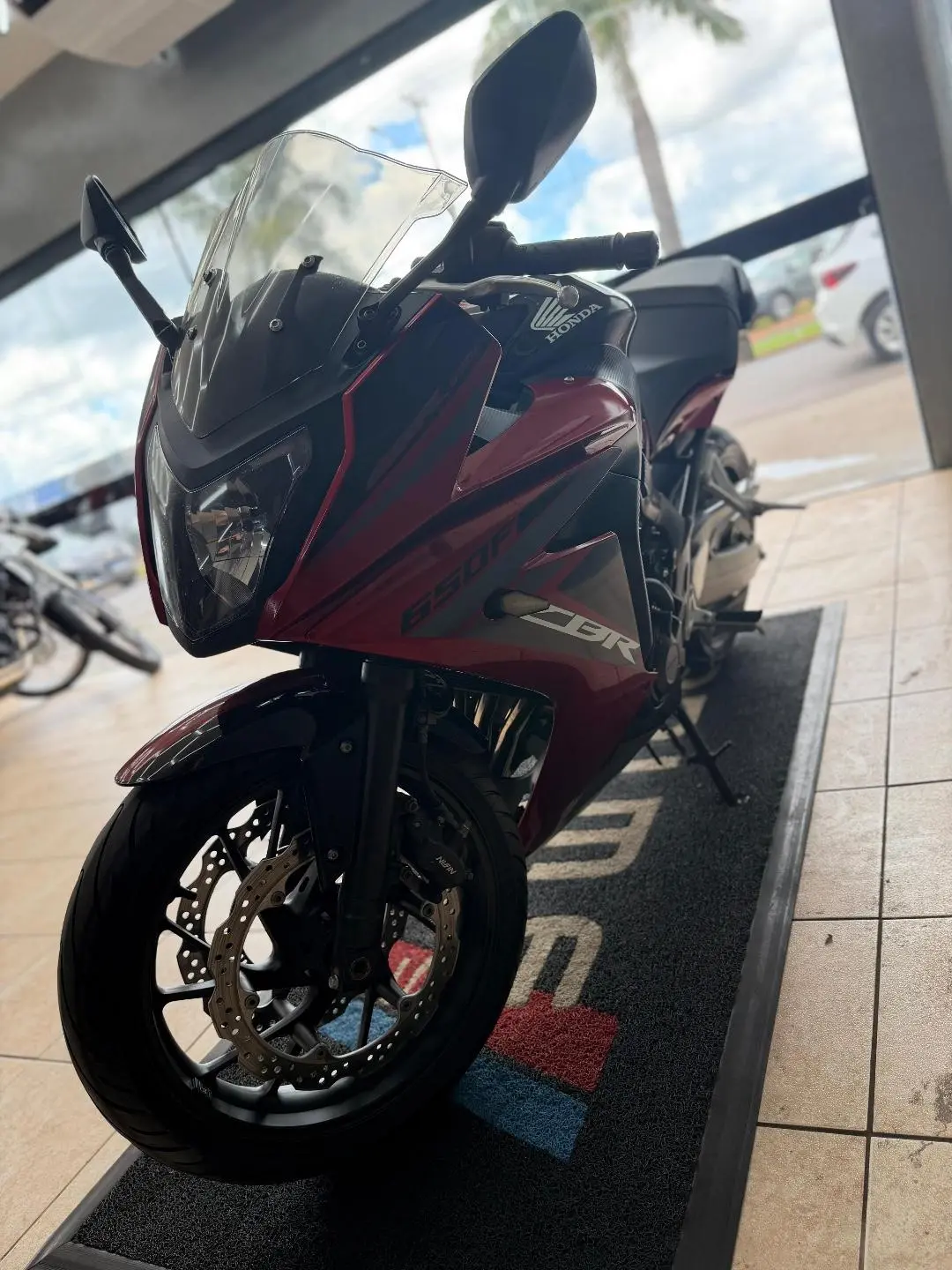 HONDA CBR 650 R - Foto