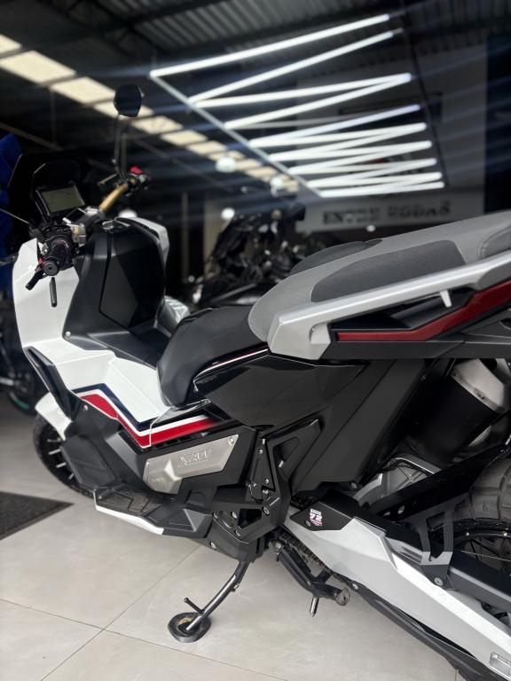 HONDA X-ADV 750 - Foto