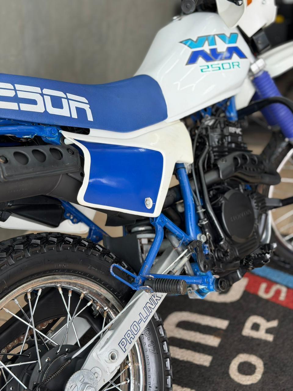 HONDA XLX 250R - Foto