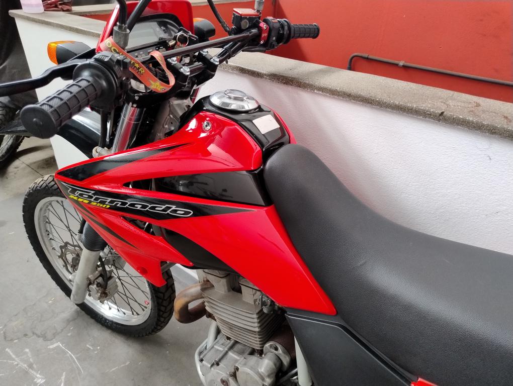 HONDA XR Tornado 250 - Foto