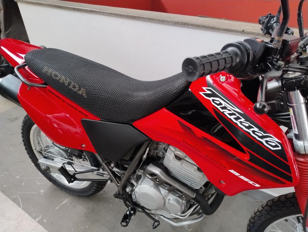 HONDA XR Tornado 250 - Foto