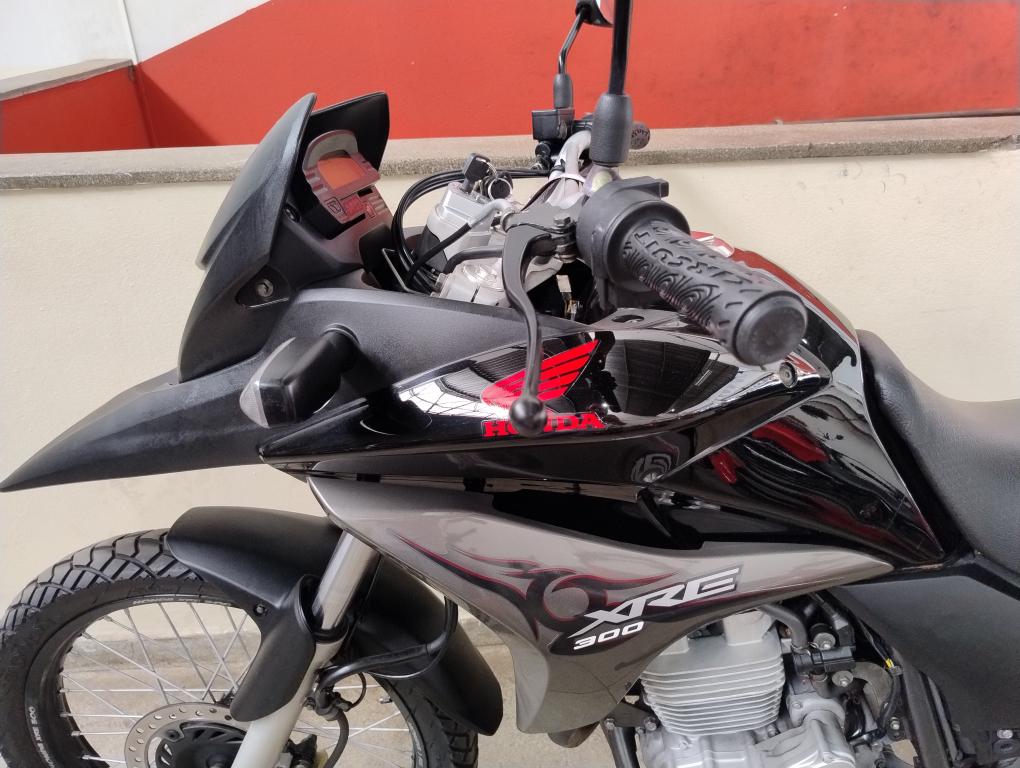 HONDA XRE 300 - Foto