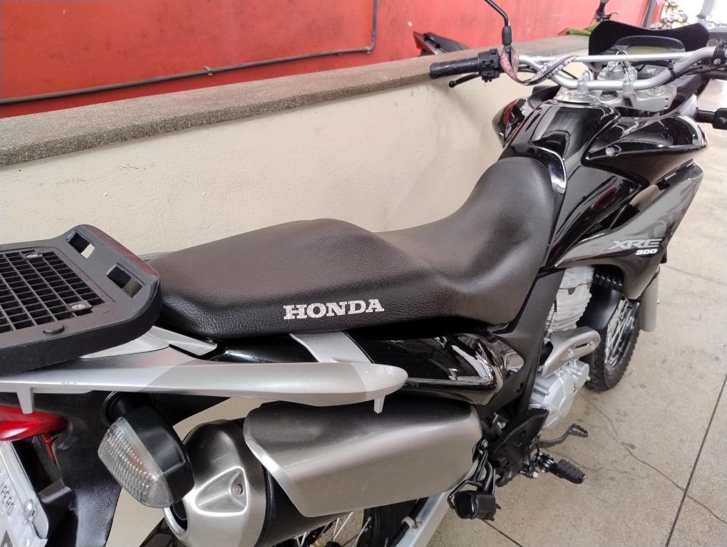 HONDA XRE 300 - Foto