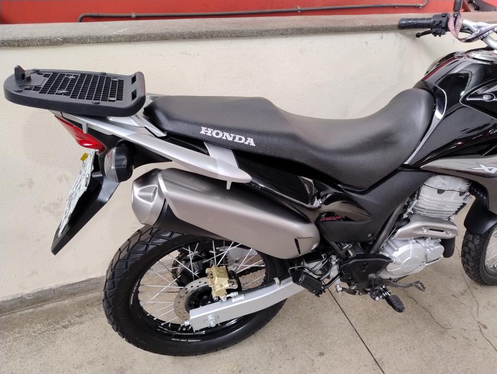 HONDA XRE 300 - Foto