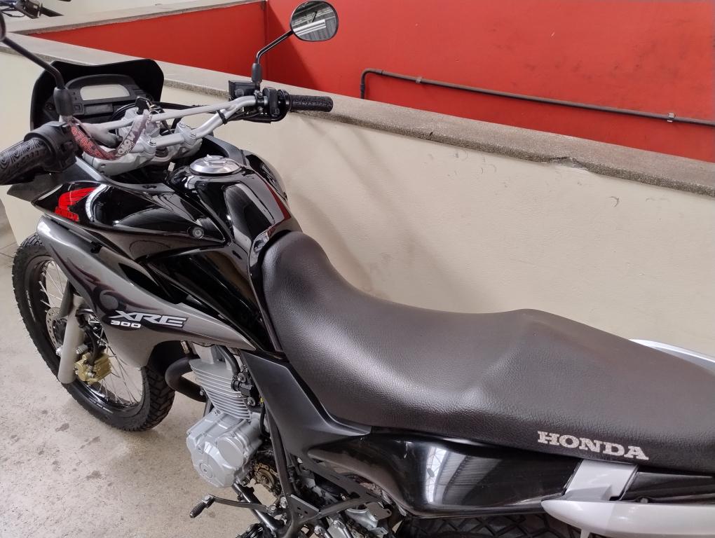 HONDA XRE 300 - Foto