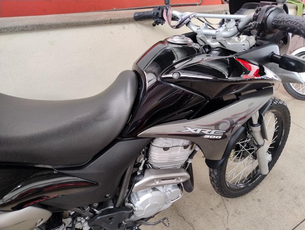 HONDA XRE 300 - Foto