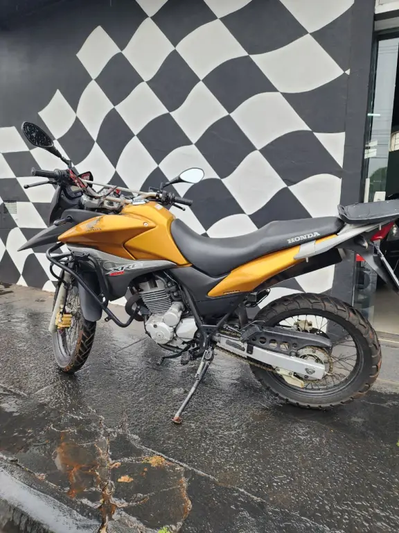 HONDA XRE 300 - Foto