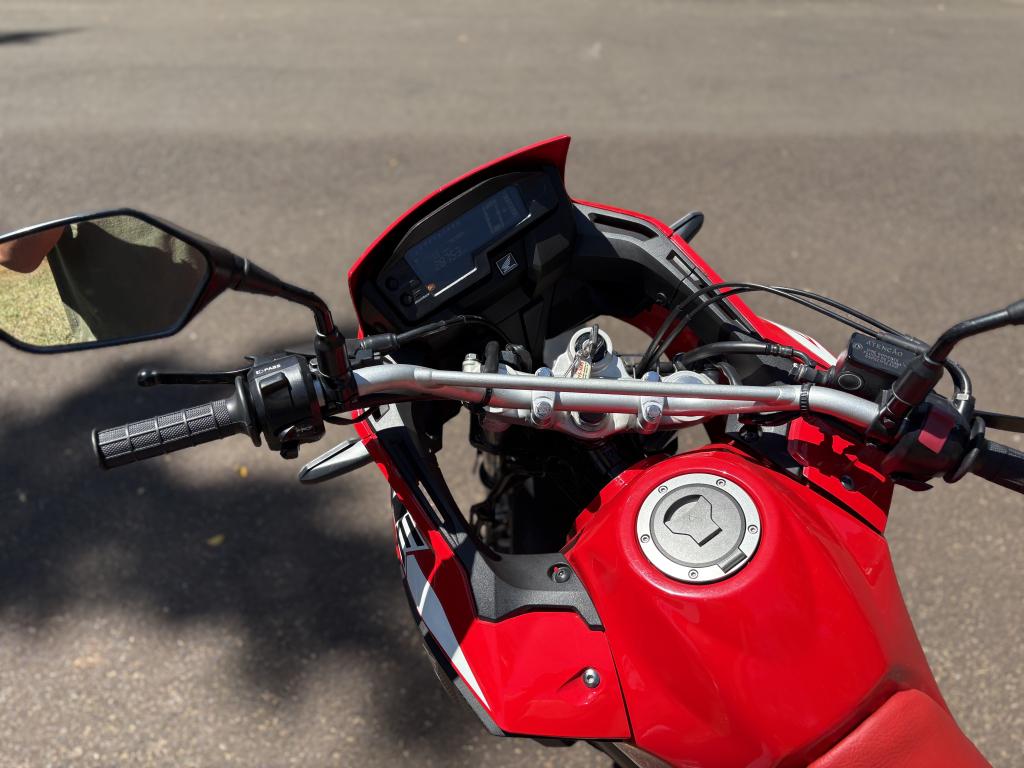 HONDA XRE 300 - Foto