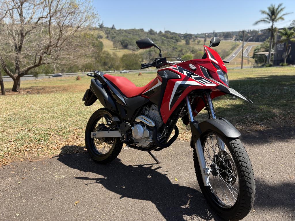 HONDA XRE 300 - Foto