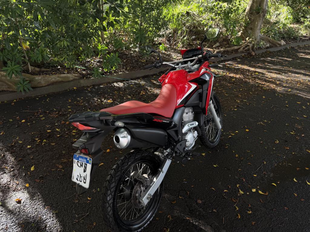 HONDA XRE 300 - Foto