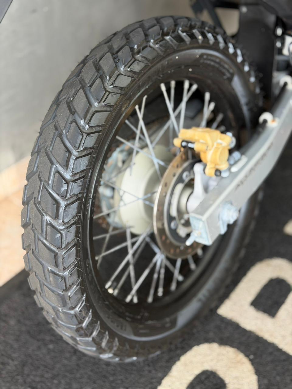 HONDA XRE 300 - Foto