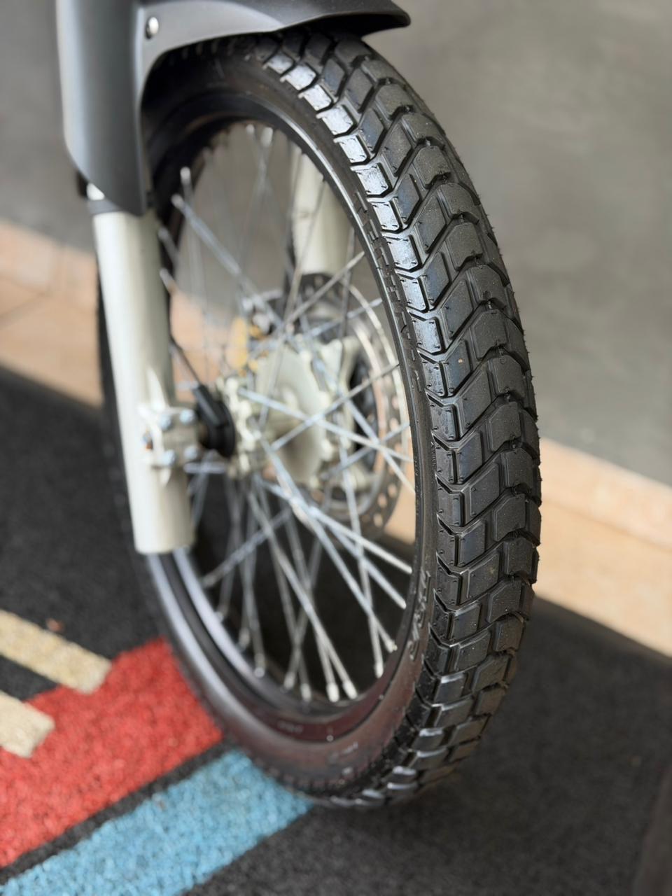 HONDA XRE 300 - Foto