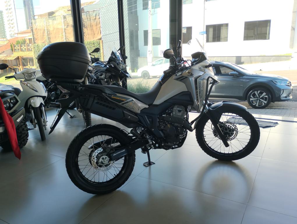 HONDA XRE 300 Sahara - Foto