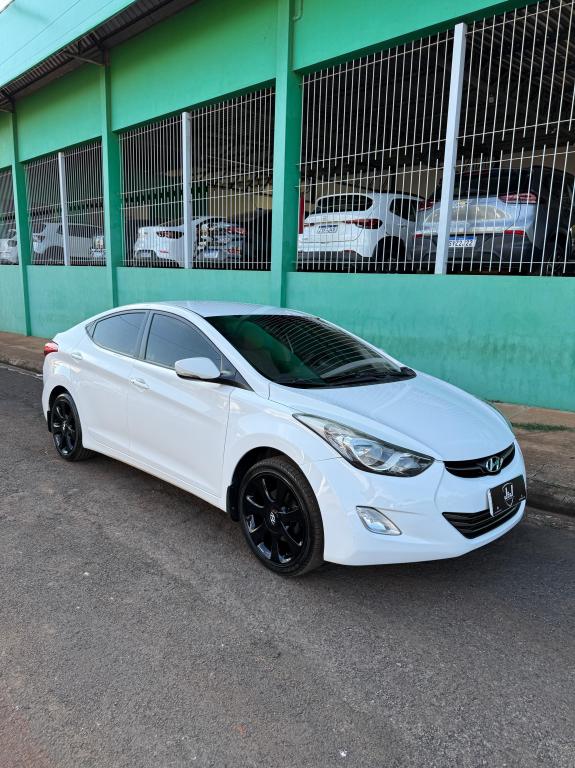 HYUNDAI Elantra - Foto