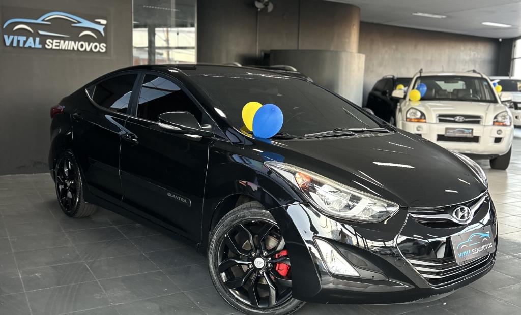 HYUNDAI Elantra - Foto