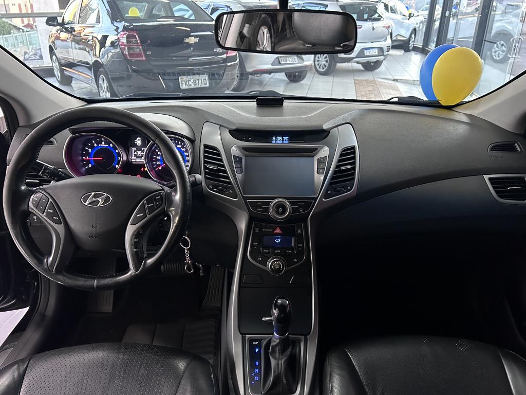 HYUNDAI Elantra - Foto