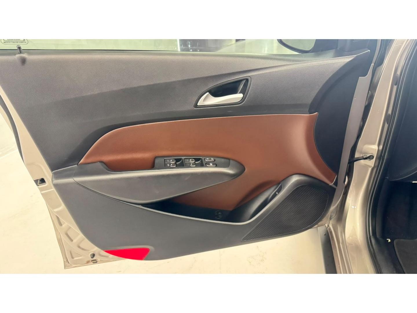 HYUNDAI HB 20 Hatch X - Foto