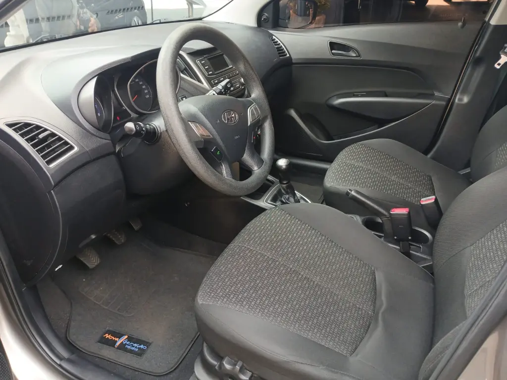 HYUNDAI HB 20 Hatch - Foto